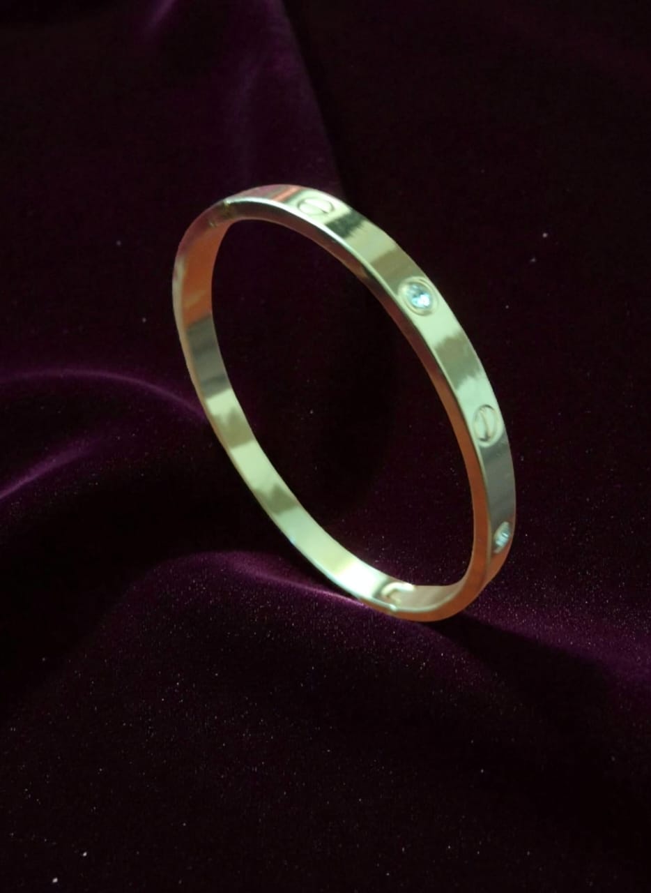 Gold-Toned Bracelet & Bangles Anti Tarnish