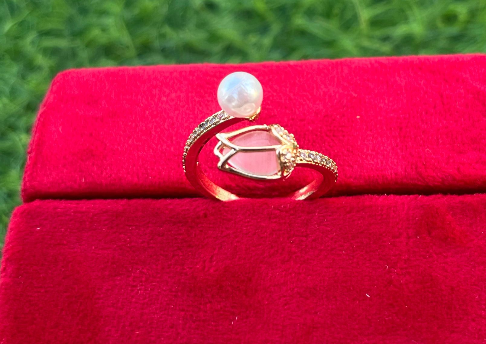 Fashion Tulip Flower Imitation Pearl Ring in White