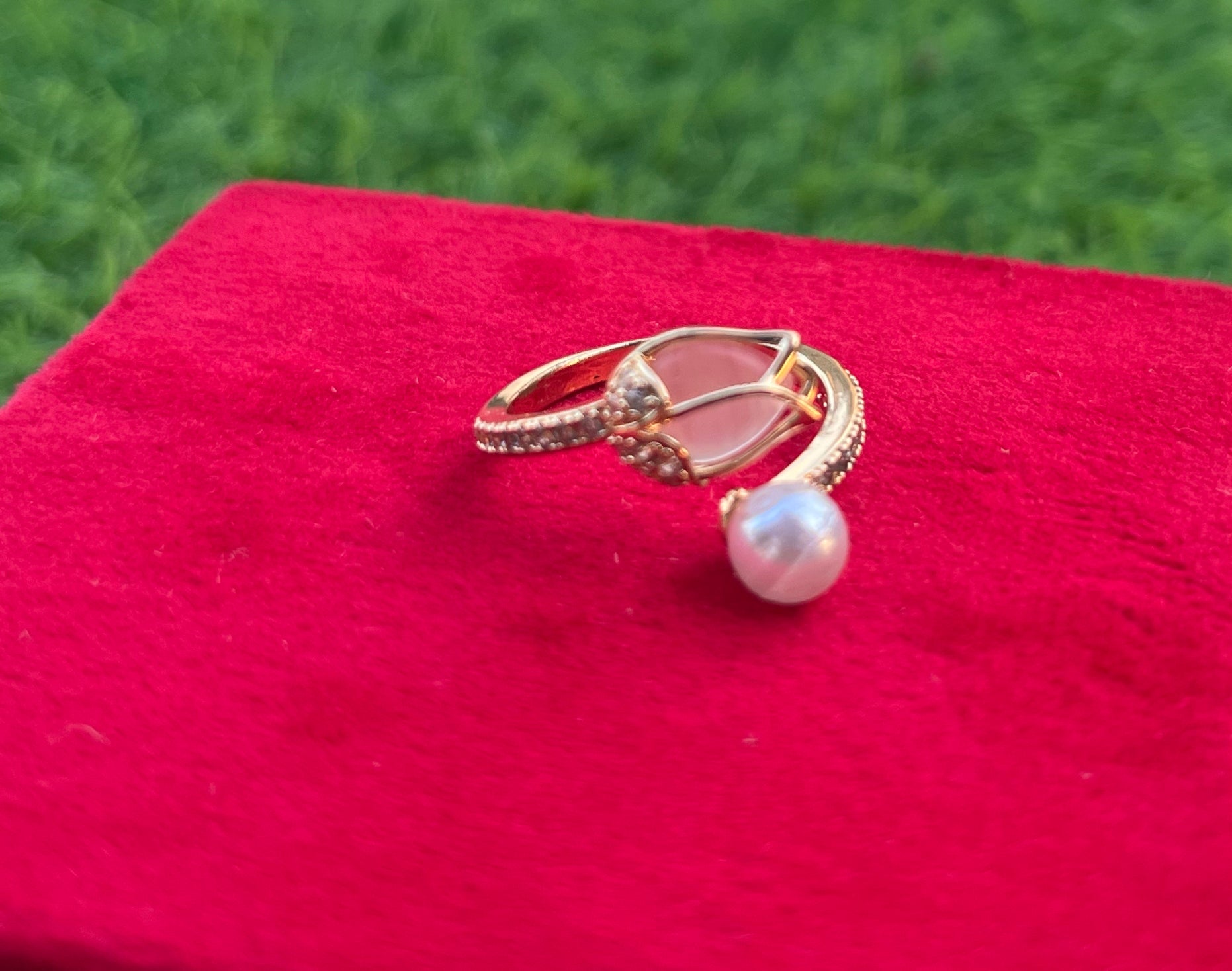 Fashion Tulip Flower Imitation Pearl Ring in White